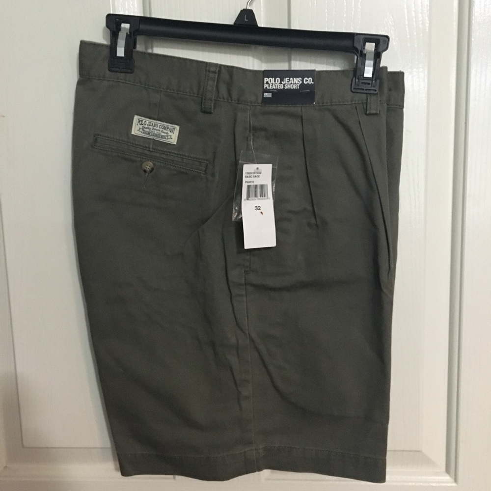 Men’s Ralph Lauren khaki green shorts.  Waist 32